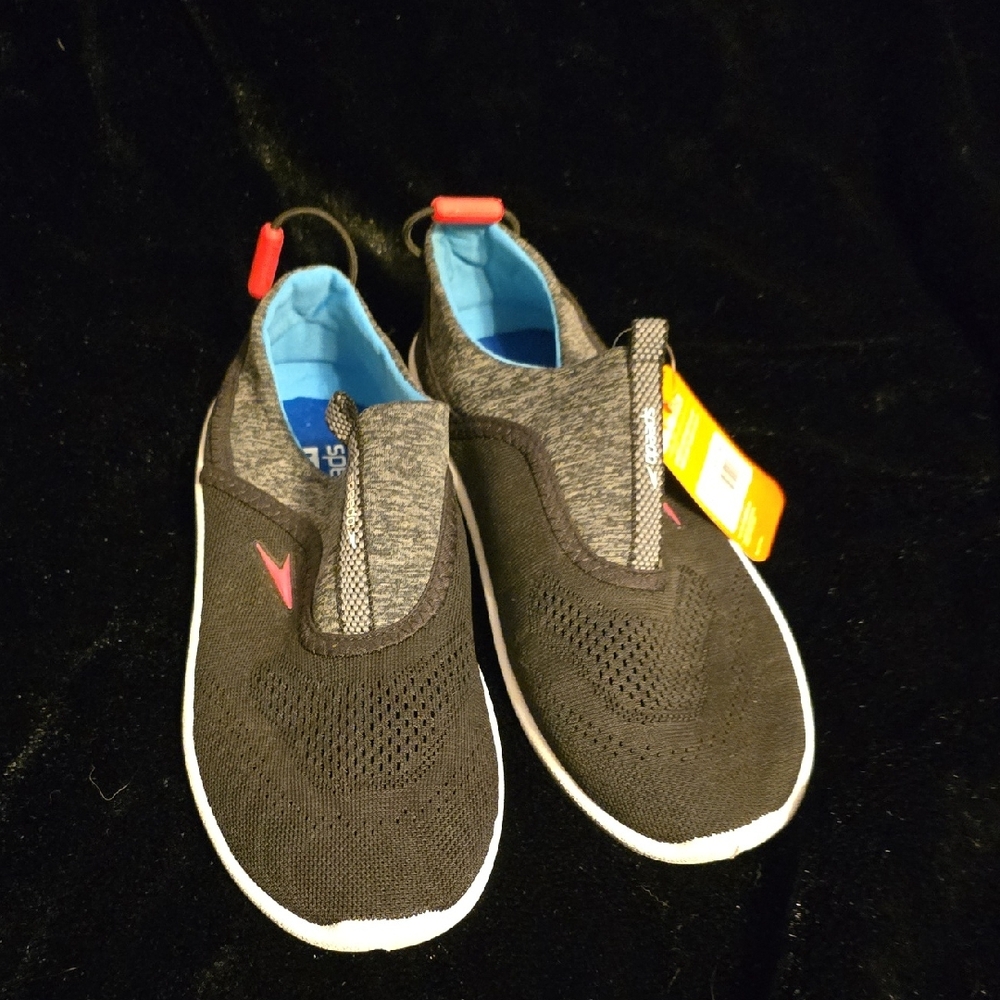 Speedo Black and Gray Water Shoes for Versatile Style